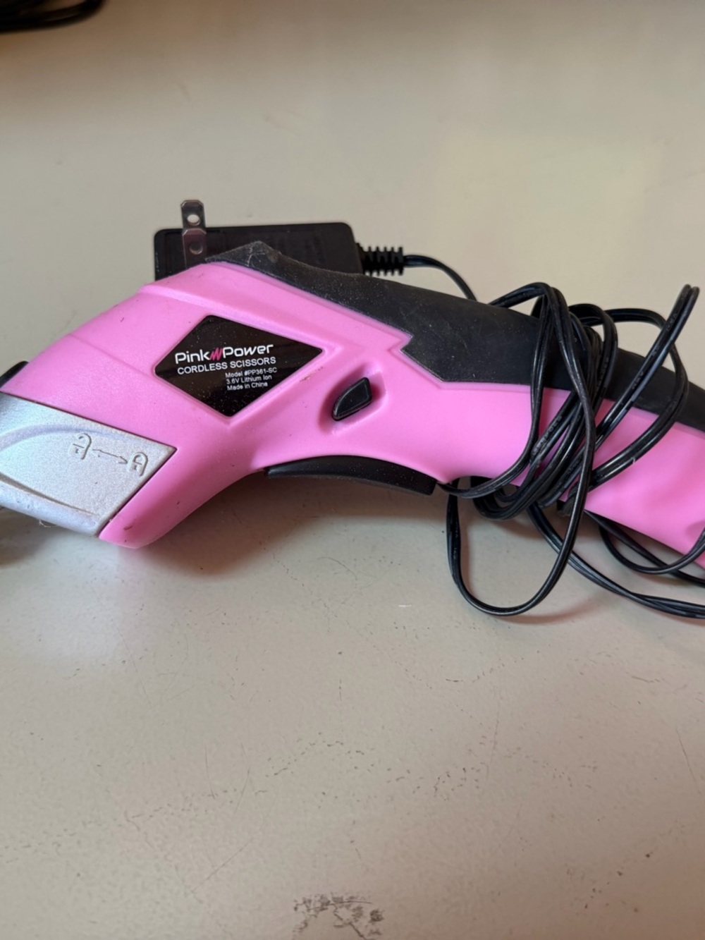 Pink Power Cordless Electric Scissors - Pink/Black